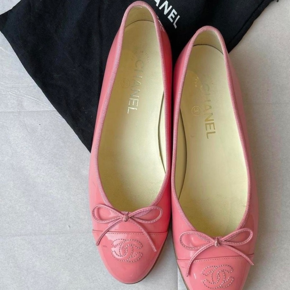 Chanel pink patent leather ballerinas
